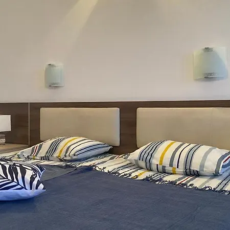 Esperanto 403 Large Sunny Apartment *