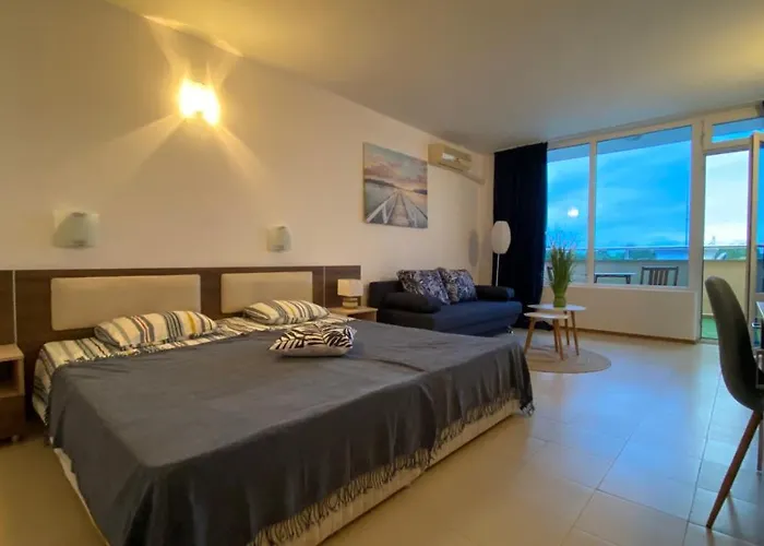 Esperanto 403 Large Sunny Apartment